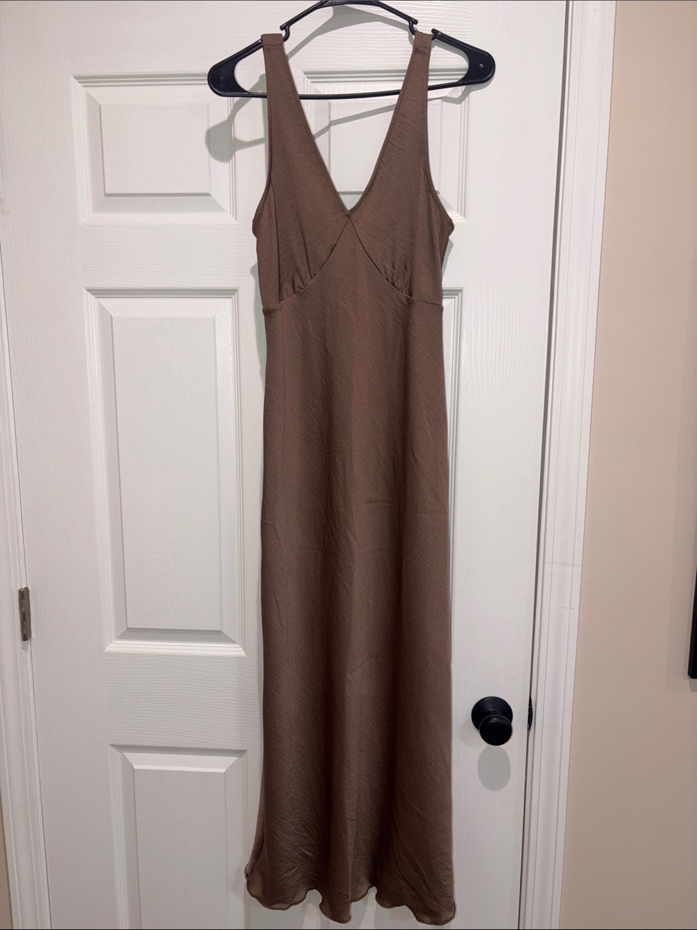 Bebe Sleeveless V-Neck Brown Maxi Dress Size Small